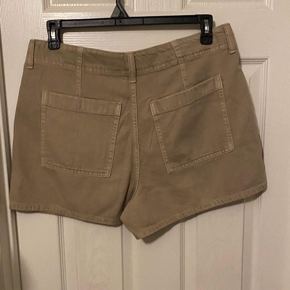 Universal Thread Tan Women's Shorts - Picture 3 of 6
